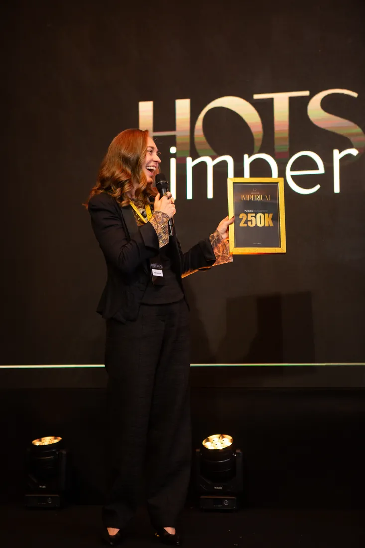 Mentorada com placa de R$ 250 mil no Hotseat Imperium
